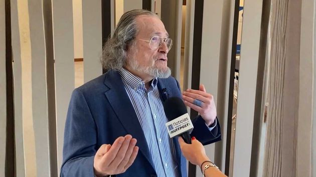 Santiago Niño Becerra, economista durante una entrevista