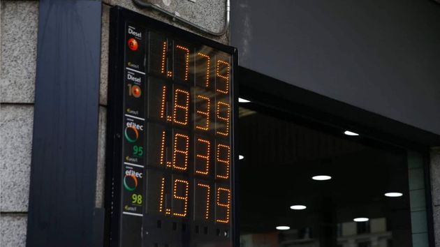 Precio de la gasolina y diesel en una gasolinera