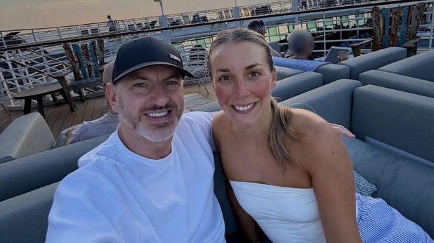 Una pareja vende su casa para vivir en un crucero y asegura que es más barato que tener vivienda: “Estamos ahorrando dinero mientras viajamos”