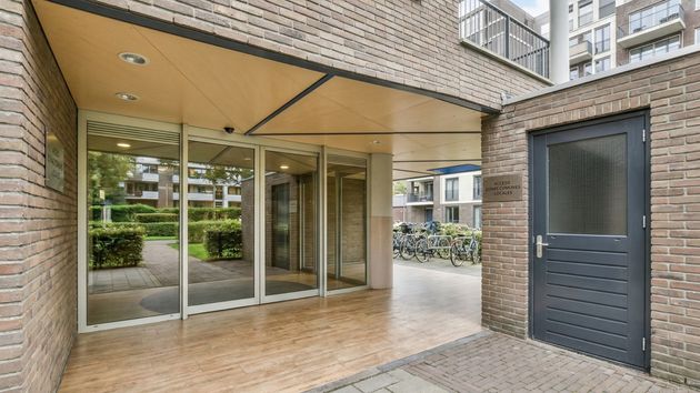 La entrada a un edificio