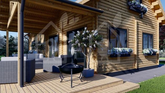 Esta casa prefabricada de 132 metros con 4 dormitorios y terraza se vende ahora por 35.995 euros