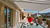 Toldos en la terraza de una vivienda