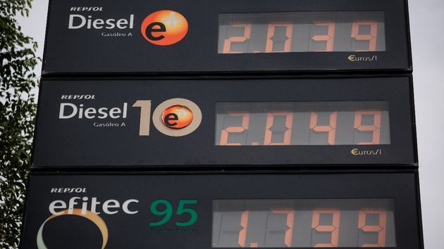 Cartel con el precio de la gasolina