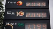 Precio de la gasolina y diésel en una estación de servicio
