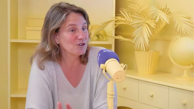 Natalia de santiago durante un video