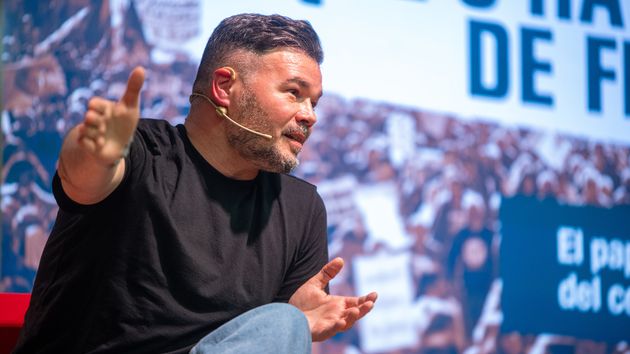 Gabriel Rufián, portavoz de ERC: “la pregunta que nos tenemos que hacer es por qué un cajero de Mercadona vota lo mismo que Juan Roig. ¿Quién se equivoca?”