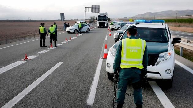 Un control de tráfico de la Guardia Civil
