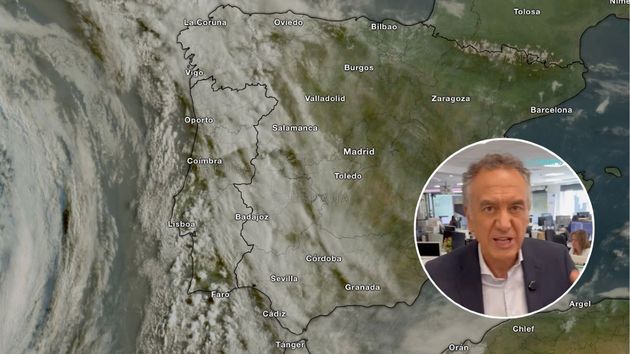 Roberto Brasero y un mapa satelital de España.