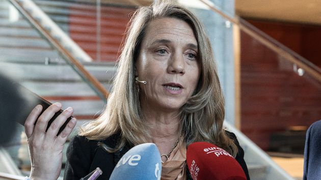 La presidenta de Cepyme Ángela de Miguel atendiendo a los medios