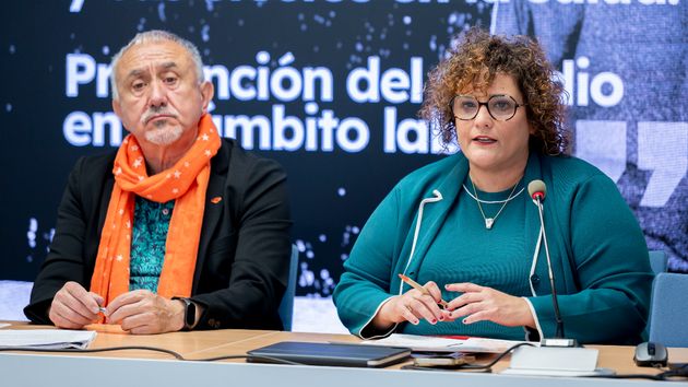 El secretario general de UGT durante la presentación de los datos