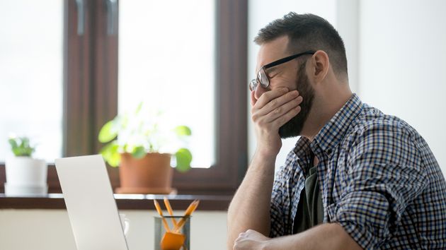 Un trabajador agobiado.
