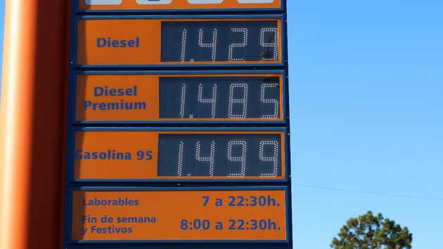 Panel de precios de una gasolinera