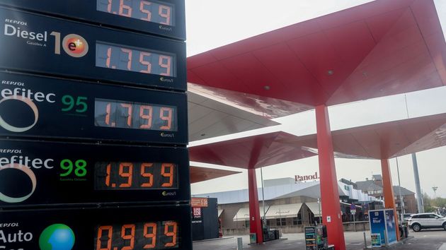 Precio de los carburantes en una gasolinera de Madrid