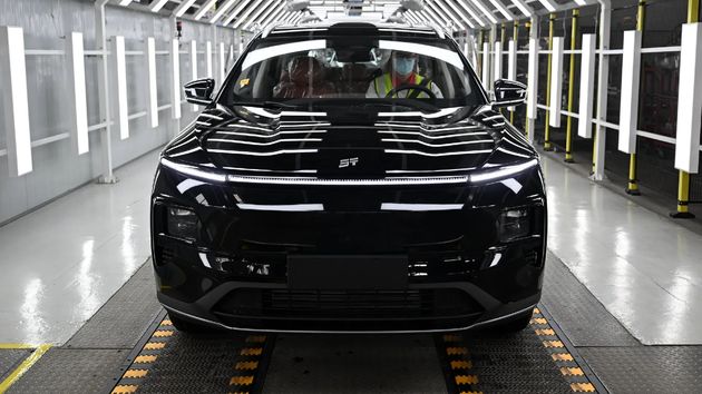 un coche electrico desechable