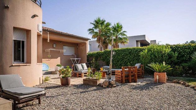 Una pareja vende su casa sabiendo que no se podía usar el patio y la justicia les obliga a indemnizar a los compradores con 35.166 euros: es un vicio oculto