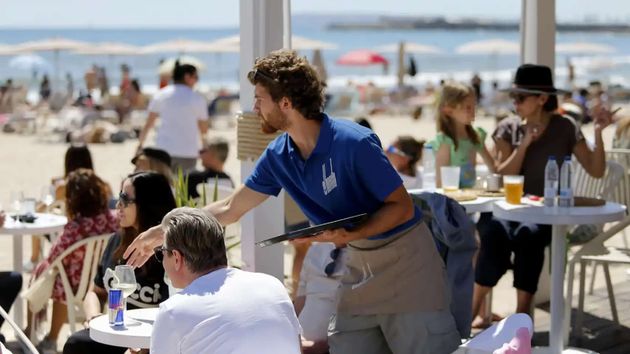 Es oficial: los bares y restaurantes están obligados a cerrar sus terrazas con olas de calor extremo