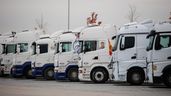 Varias cabezas tractoras estacionadas en una pasada huelga en Madrid