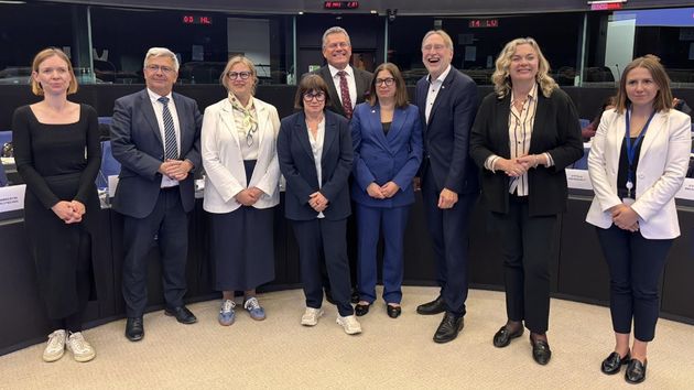 Los negociadores del Parlamento Europeo, Consejo y Comisión Europea