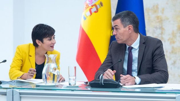 El presidente del Gobierno Pedro Sánchez y la ministra de Vivienda Isabel Díaz