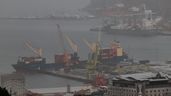 buques mercantes en el puerto
