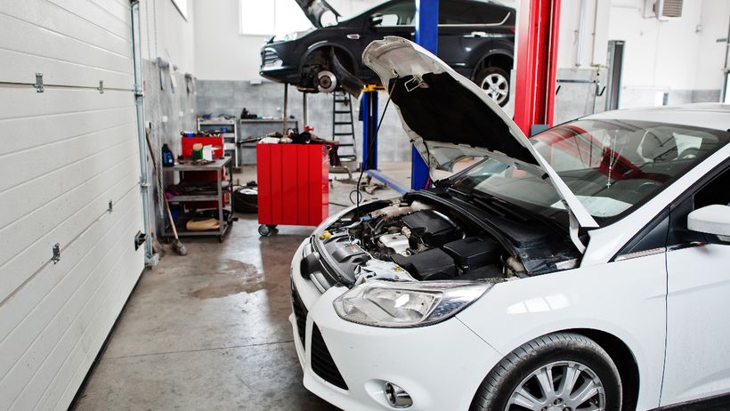 Compra “sin garantía” un Audi de 12 años, con 193.339 km y cuatro dueños, y además detecta una avería tras 200 km: la justicia condena al vendedor a pagarle 4.605,84 euros por vicios ocultos