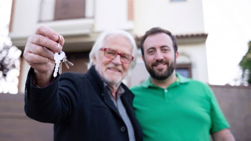 Su padre le presta 200.000 euros para comprar un piso, pero no devuelve ni un céntimo y Hacienda lo considera una donación: puede acabar pagando más de 27.000 euros