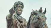 Estatua del emperador romano Marco Aurelio a caballo