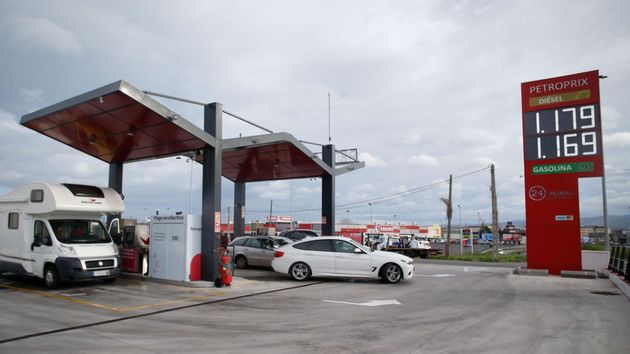 Panel de precios de una gasolinera