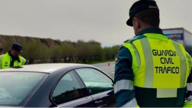 Un control de la Guardia Civil de Tráfico