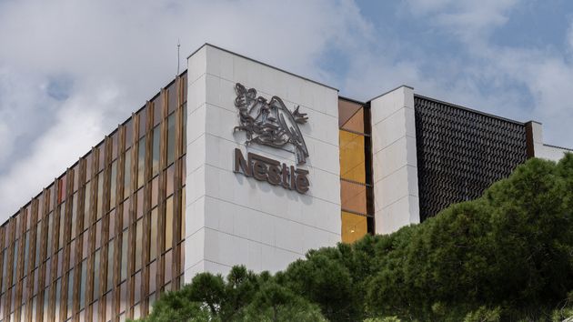 Fachada de Neslé