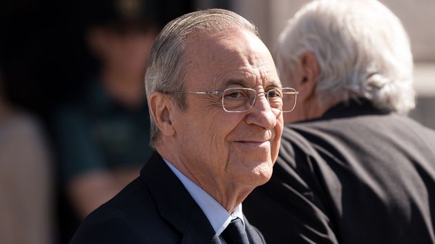 Florentino Pérez sonriendo