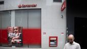 Fachada de una sucursal del banco Santander