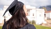 Una graduada universitaria