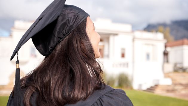 Una graduada universitaria