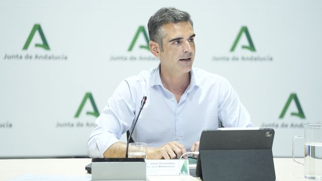 El consejero en funciones de Agricultura, Ramón Fernández-Pacheco, en la reunión con las organizaciones agrarias profesionales
