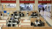Trabajadores de una oficina de la Agencia Tributaria 