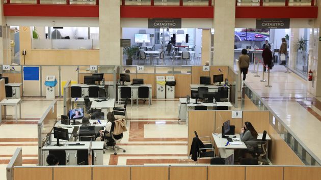 Trabajadores de una oficina de la Agencia Tributaria 