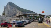 Imágenes de la frontera entre España y el Peñón de Gibraltar