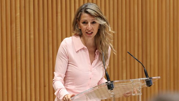 Yolanda Díaz en un atril