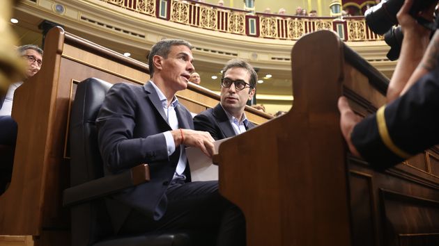 El presidente del Gobierno, Pedro Sánchez, y el vicepresidente primero y ministro de Economía, Carlos Cuerpo