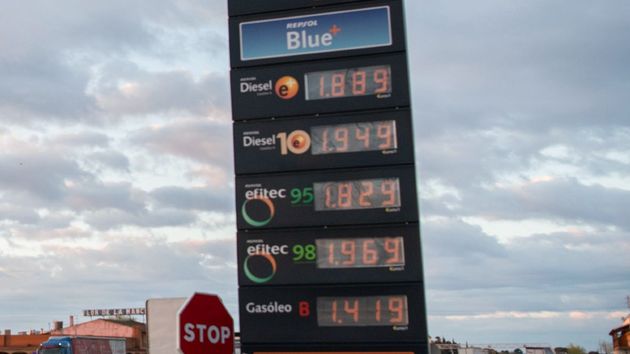 Cartel de precios de una gasolinera