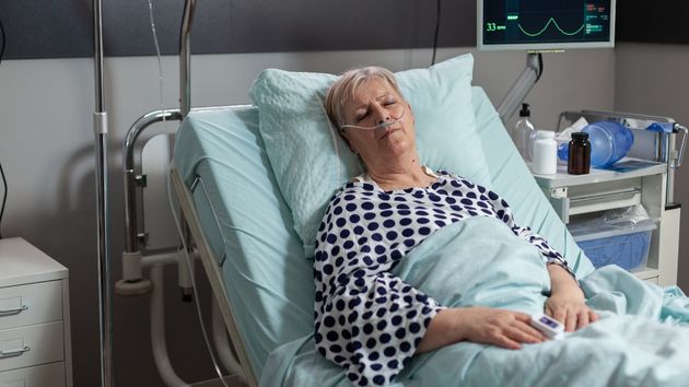 Una mujer hospitalizada