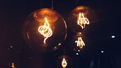 bombillas encendidas