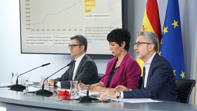 Rueda de prensa del Consejo de Ministros con Elma Saiz, Félix Bolaños y Arcadi España.