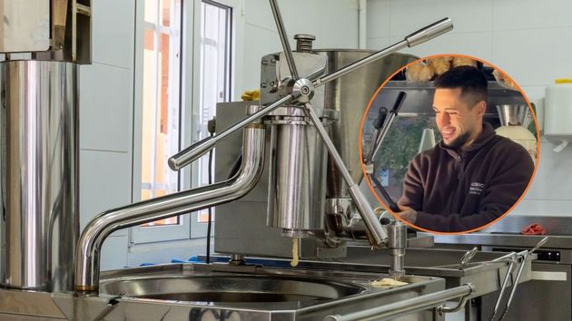 el churrero y la máquina de hacer churros