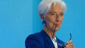 Christine Lagarde mordiendo la patilla de las gafas