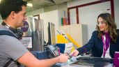 Una empleada de Renfe
