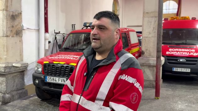 álvaro bombero voluntario