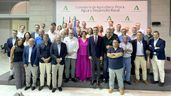 Foto de familia de los representantes de las administraciones