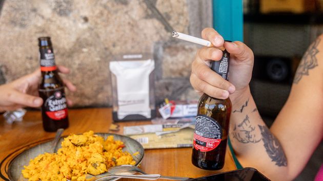 terraza fumando